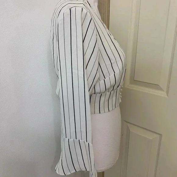 Iris Los Angeles Women's White Black Stripe Plunge Deep V Neck Cropped Top L NWT - Picture 3 of 14